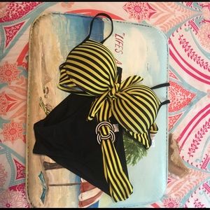 Swim Bikini set sz small NWOT . No brand name tag